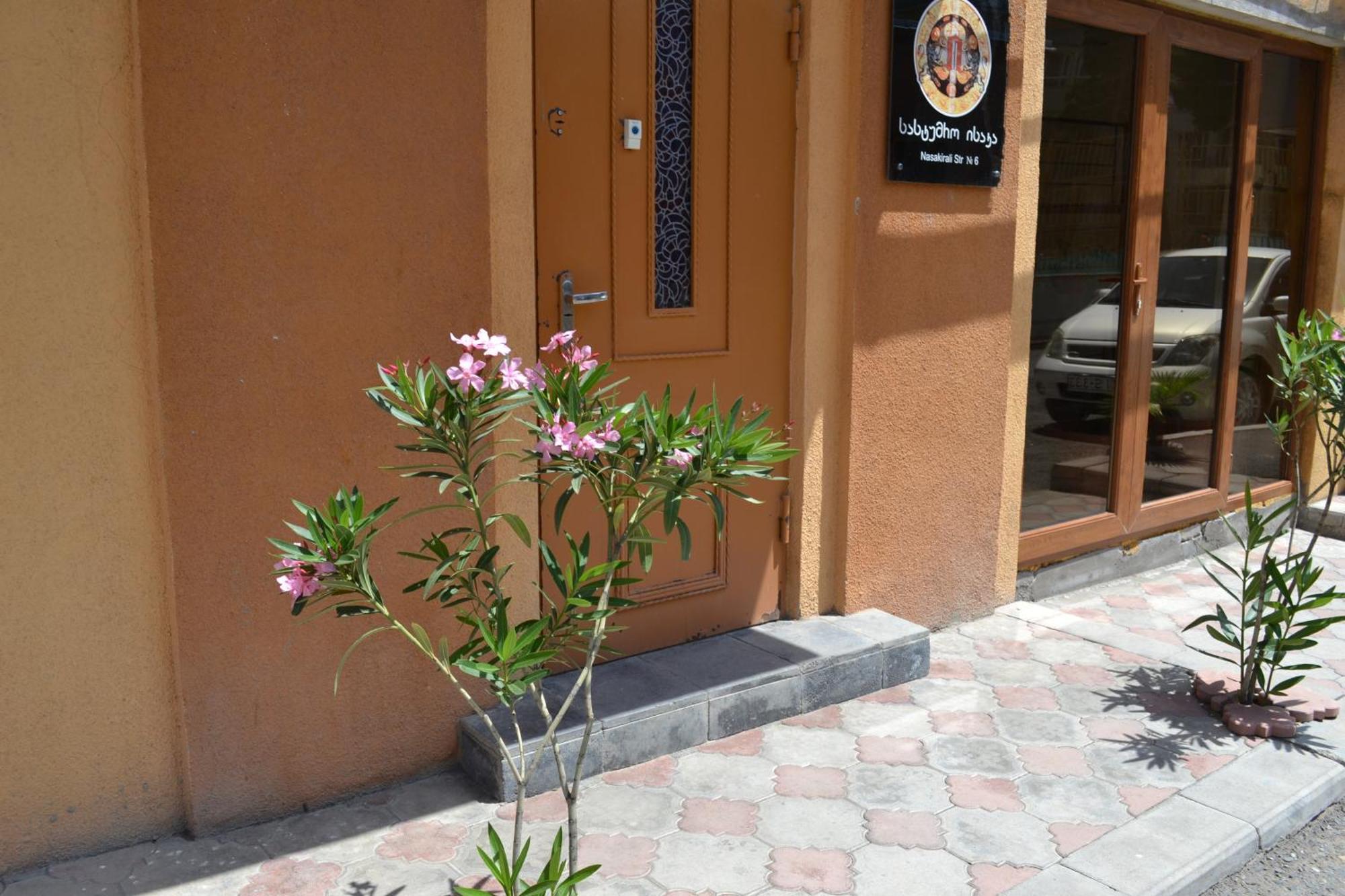 Hotel Isaka Tiflis Oda fotoğraf