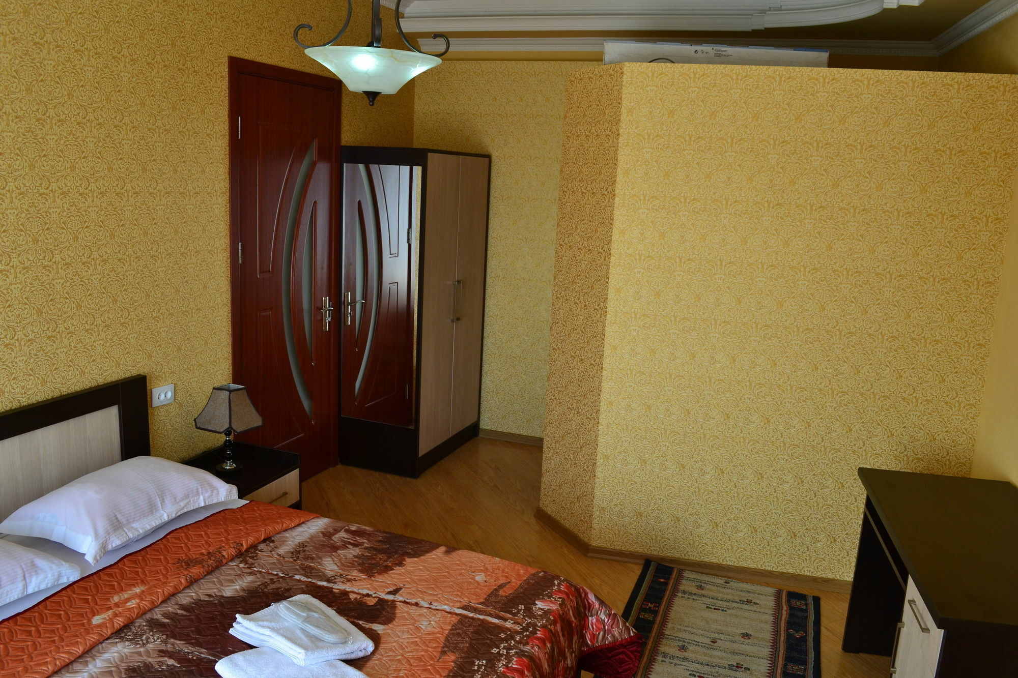 Hotel Isaka Tiflis Dış mekan fotoğraf