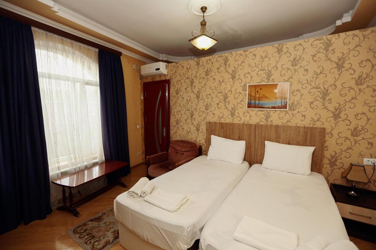 Hotel Isaka Tiflis Dış mekan fotoğraf