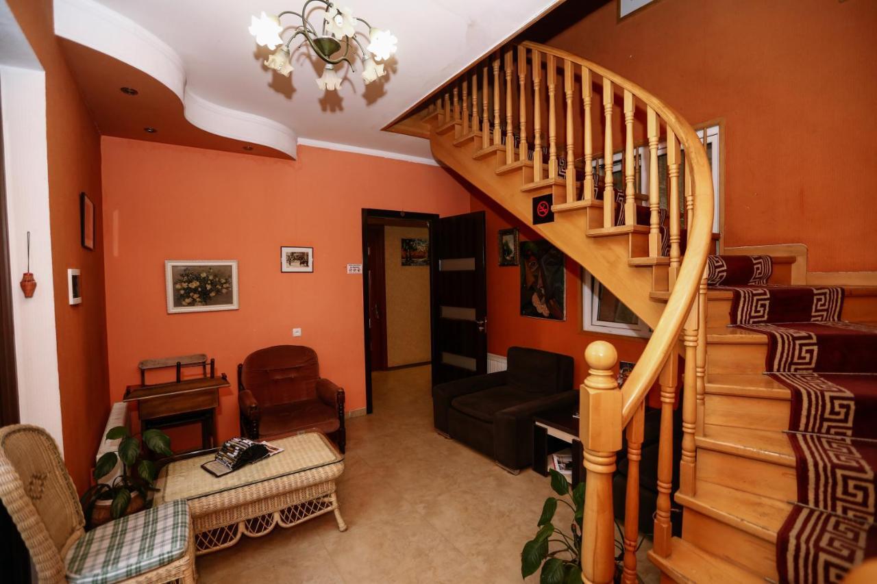 Hotel Isaka Tiflis Dış mekan fotoğraf