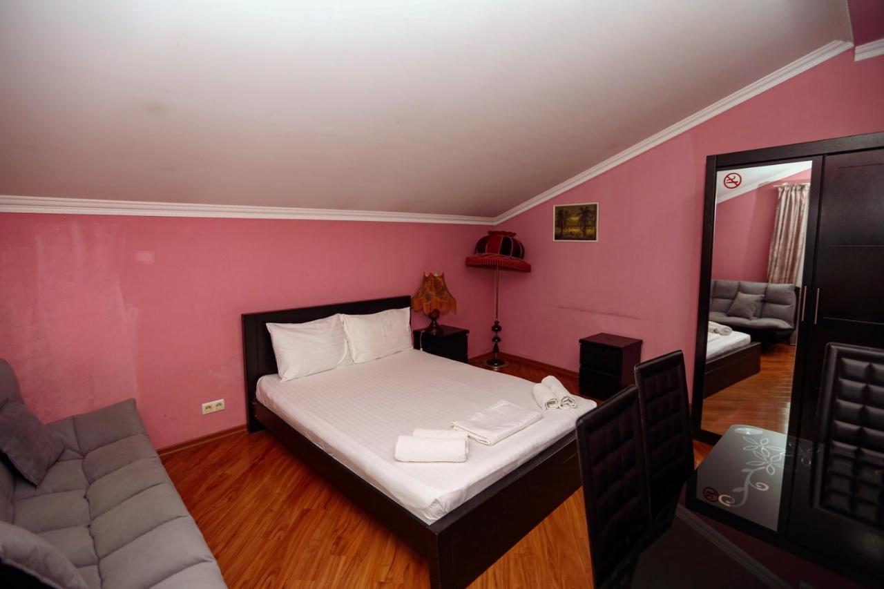 Hotel Isaka Tiflis Dış mekan fotoğraf