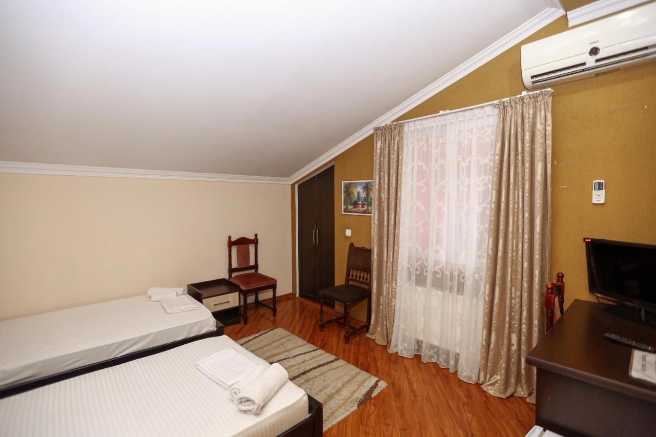 Hotel Isaka Tiflis Dış mekan fotoğraf