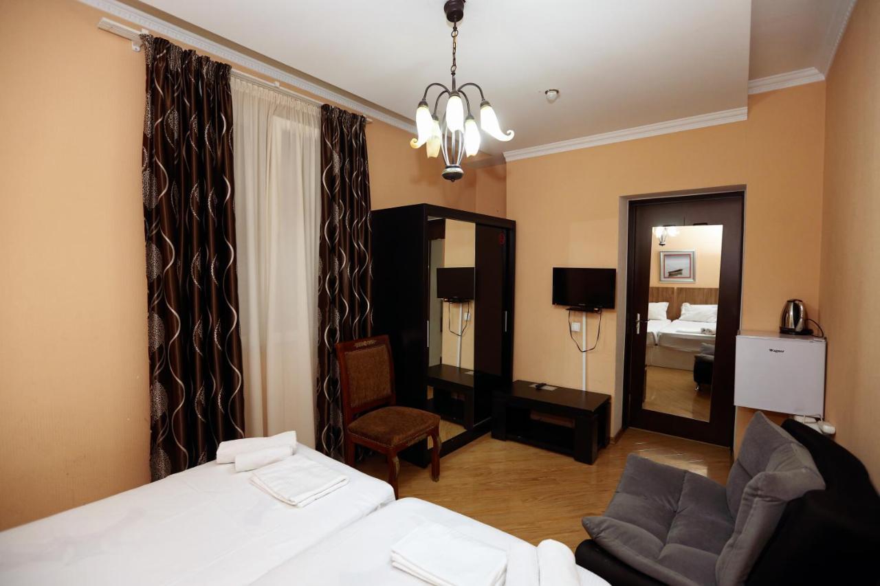Hotel Isaka Tiflis Dış mekan fotoğraf